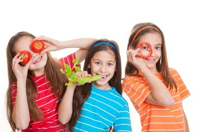 Дети, которые едят фрукты и овощи, лучше учатся в школе