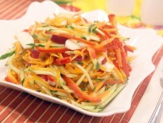 Салат из овощей с редисом - рецепт