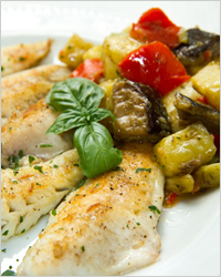 Запеченная в духовке рыба с овощами - Как приготовить рыбу в духовке