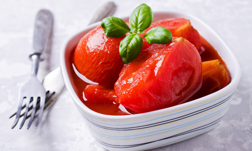 Рецепт, как заготовить томаты в собственном соку.