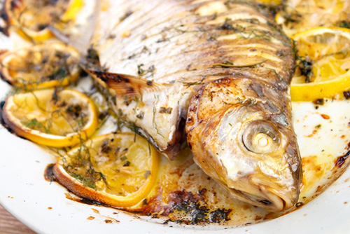 Карась, запечённый в рукаве в духовке – рыбные рецепты