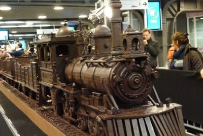 Создан поезд из шоколада длиной 34 метра