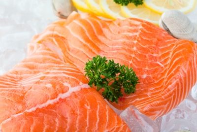 Эксперты признали некачественной почти всю лососевую рыбу в ломтиках