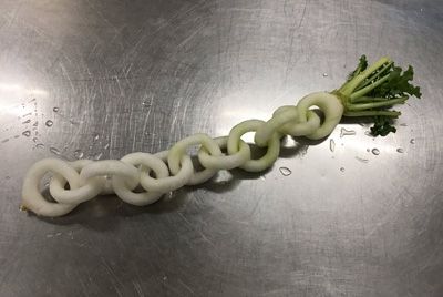 Японский повар вырезал цепь из дайкона