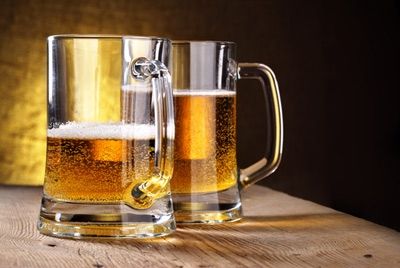 Финская пивоварня стала продавать упаковки с 1000 банок пива
