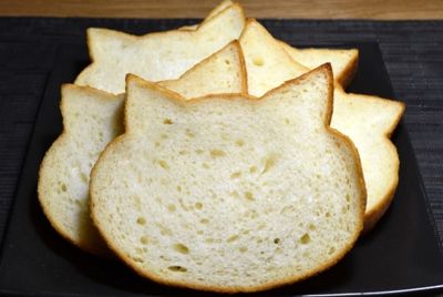 Хлеб в форме кошачьей мордочки