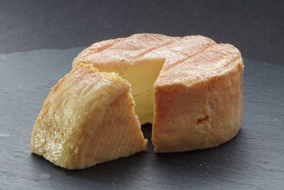 Дикие кабаны угрожают производству французского сыра Мюнстер