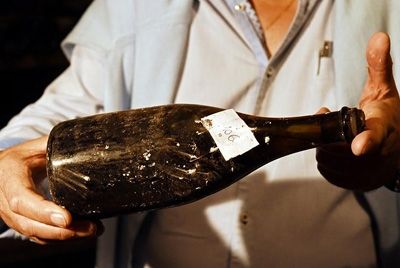 Бутылка вина эпохи Людовика XVI была продана за 107 тысяч евро