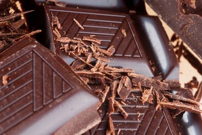 Темный шоколад защищает от депрессии
