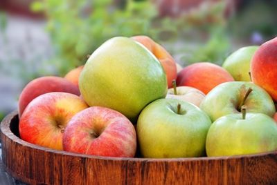 Австрийские ученые обнаружили в яблоках большое количество полезных бактерий