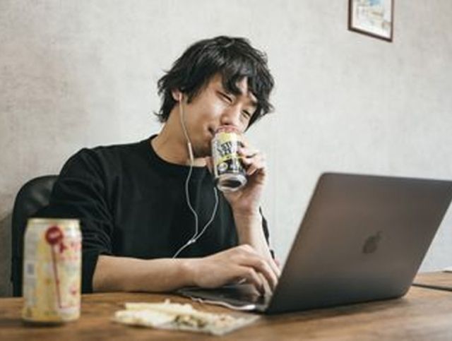Токийская компания оплачивает онлайн-встречи сотрудников с едой