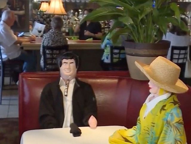 Ресторан в Южной Каролине рассадил за столиками надувных кукол