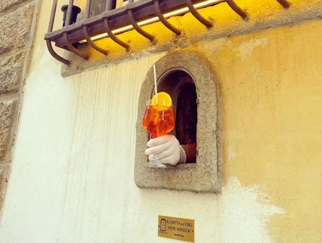 В Италии возобновилась работа средневековых винных окон 
