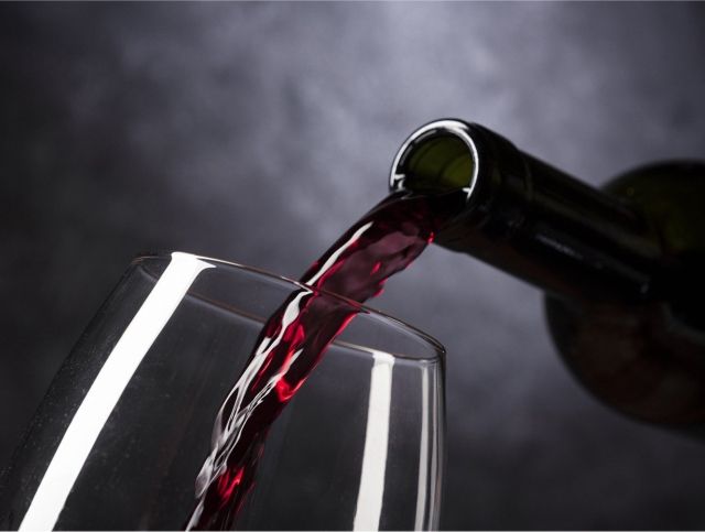 Молодое красное вино полезнее для здоровья, чем выдержанное