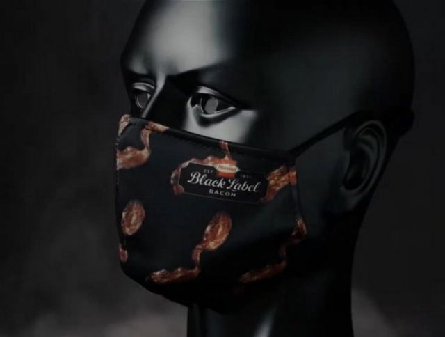 Американская компания выпустила маски с ароматом бекона
