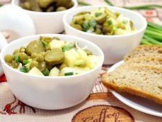 Картофельный салат с зелёным горошком - рецепт